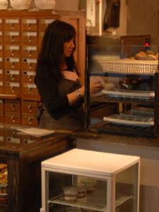 Amai Tea and Bake House Queenie, In-House Tea Expert