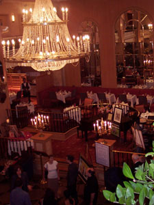 Traveling Teacup: Boston Park Plaza Hotel, MA Swans Cafe at Boston Park Plaza Hotel