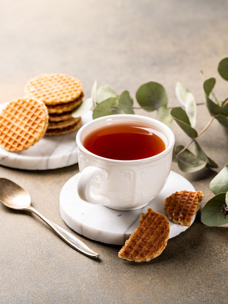 5 Tea and Dessert Pairings Sweet and astringent, I like to have a cup of English Breakfast with a stroopwafel.