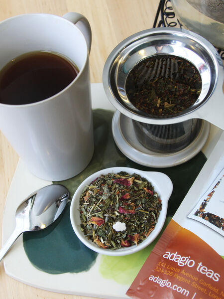 Fond Memories with Adagio’s Slumbering Sloth The Kawa mug and infuser holds the leaves and covers the mug while steeping, resulting in a brew that is rich, smooth, and kept piping hot until you finally take that first sip.