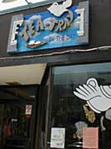 Teahouse Review: Tea-Tray in the Sky Tea Tray Exterior