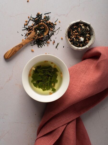 Genmaicha Shincha offers the sublime complexity of the early harvest plucking of crisp sencha leaves with the cozy, toasty notes of roasted rice. While the rice adds a soft nutty sweetness, the fruity, tangy apricot notes of the green tea leaves linger in the finish beguiling your palate. If you love all things Japanese, do not pass up this comforting yet layered precious early spring grown green tea. 